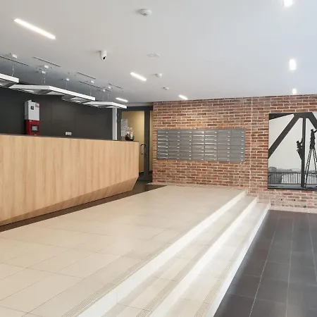 Free Guarded Parking, New Loft, Air Condition 公寓